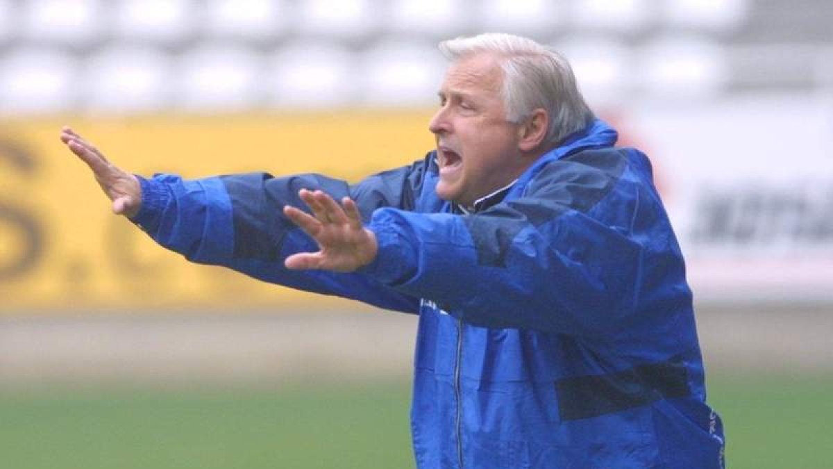 José Antonio Saro fue entrenador deportivista en dos etapas. L. DE LA MATA