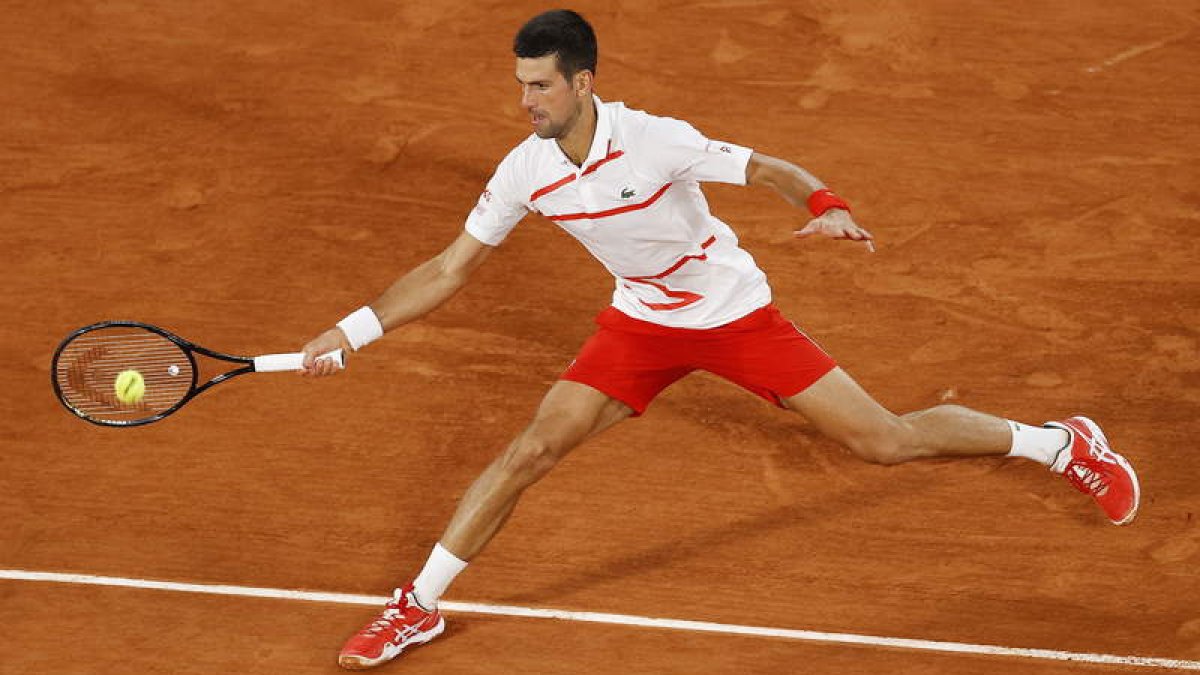 Novak Djokovic se deshizo sin problemas del sueco Mikael Ymer en primera ronda. IAN LANGSDON