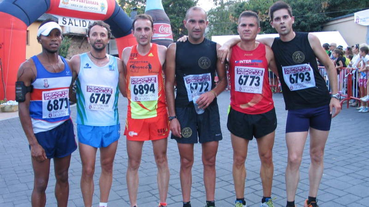 Silván (6894) con el resto de atletas del cuadro de honor.