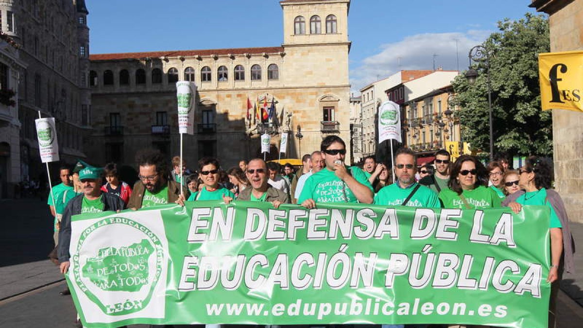 Momento de la movilización de ayer tarde en León.