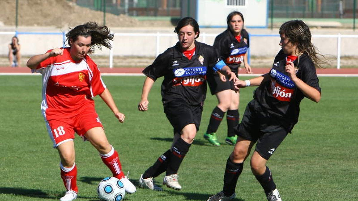 La plantilla del CD Ponferrada retomó ayer los entrenamientos.