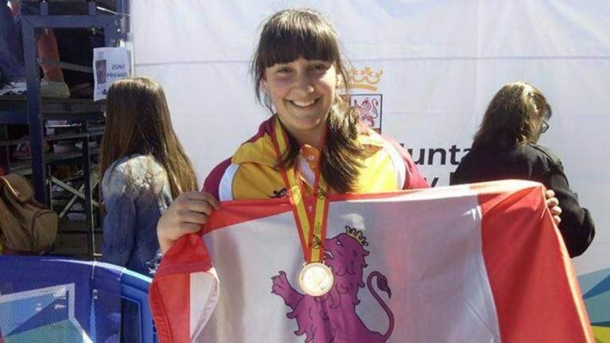 Mónica Borraz (arriba) y Alegre junto a Quiñones y Esteban.
