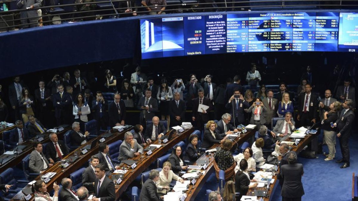 Vista general del Senado de Brasil durante el debate sobre la destitución de Dilma Rousseff, este martes.