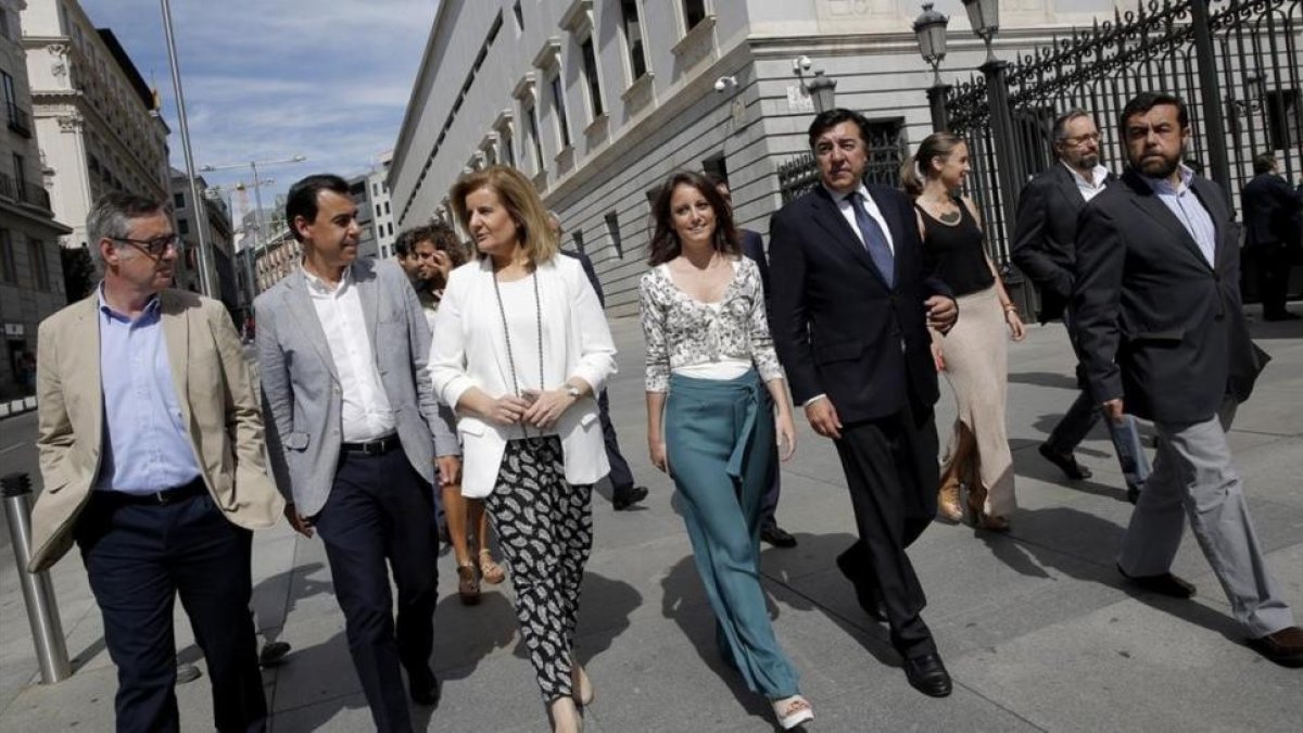 Los negociadores de Ciudadanos y el PP.