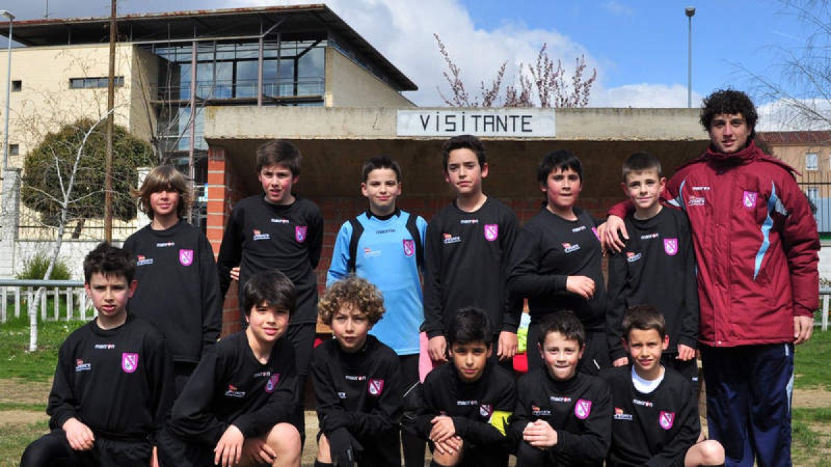 Formación del equipo del Ejido B de la categoría alevín.
