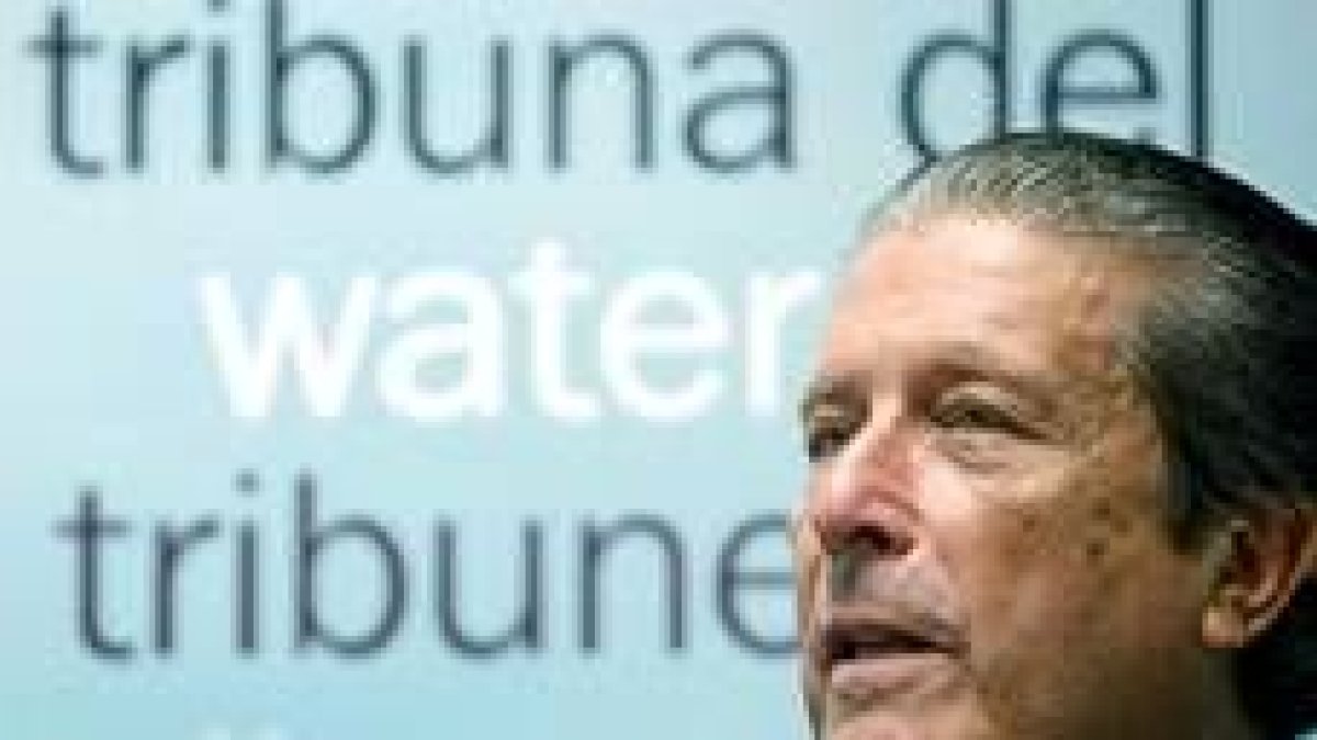 Federico Mayor Zaragoza durante la conferencia que pronunció ayer