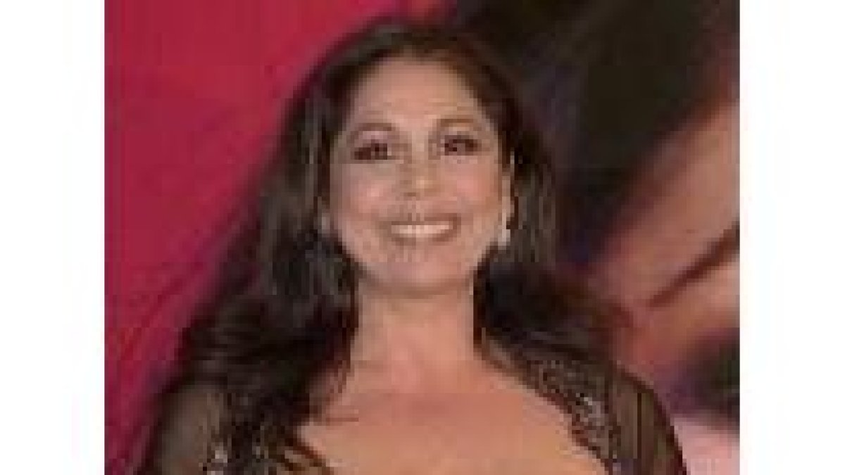 La reina de la copla actuará esta noche en la capital berciana