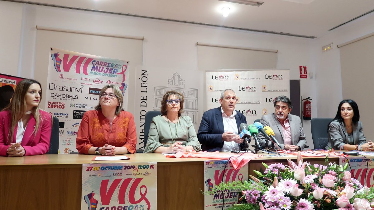 Un momento de la presentación de esta mañana. AYUNTAMIENTO DE LEÓN