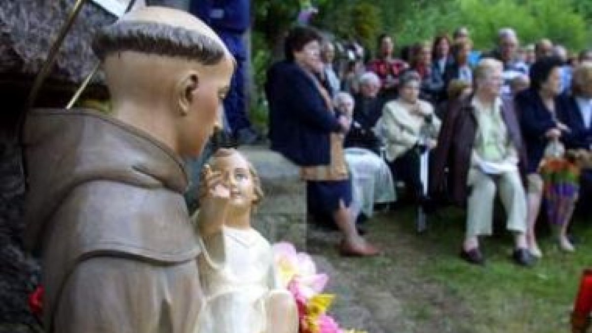 La romería de Vegamián tendrá lugar el domingo para trasladar al santo a la ermita.