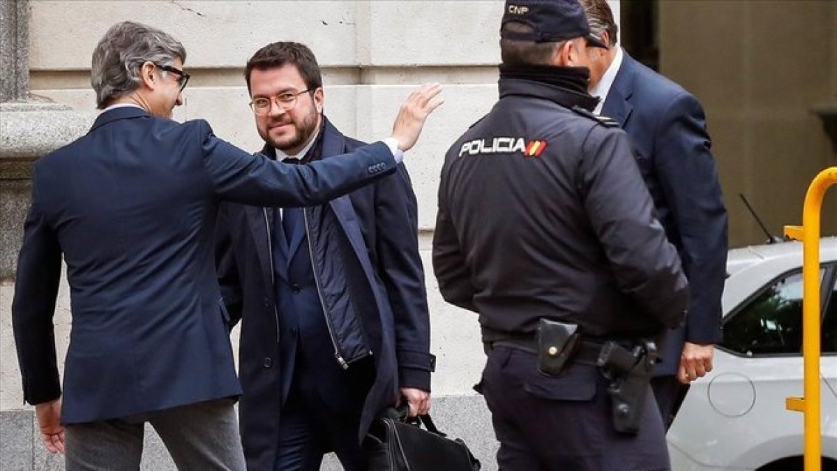 El vicepresidente catalán, Pere Aragonès, entra al Tribunal Supremo, este martes 23 de abril El vicepresidente catalán, Pere Aragonès, entra al Tribunal Supremo, este martes 23 de abril.
