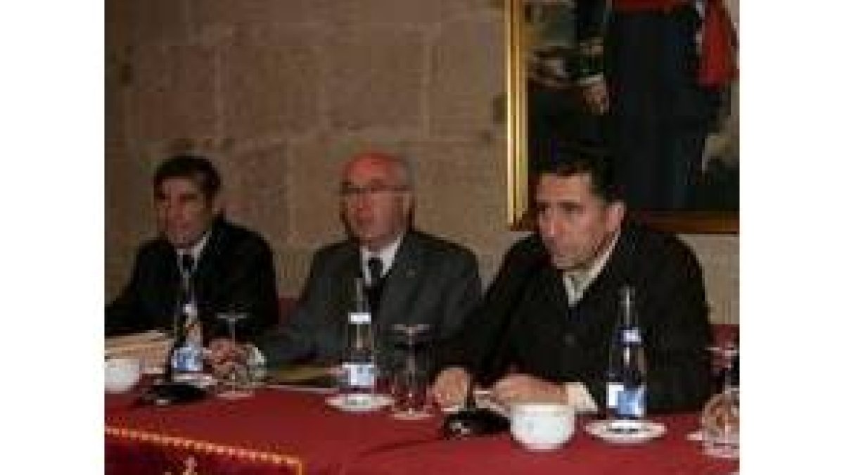 Avelino Encina, Carlo Tevecchio y Adolfo López, presidente de RMD