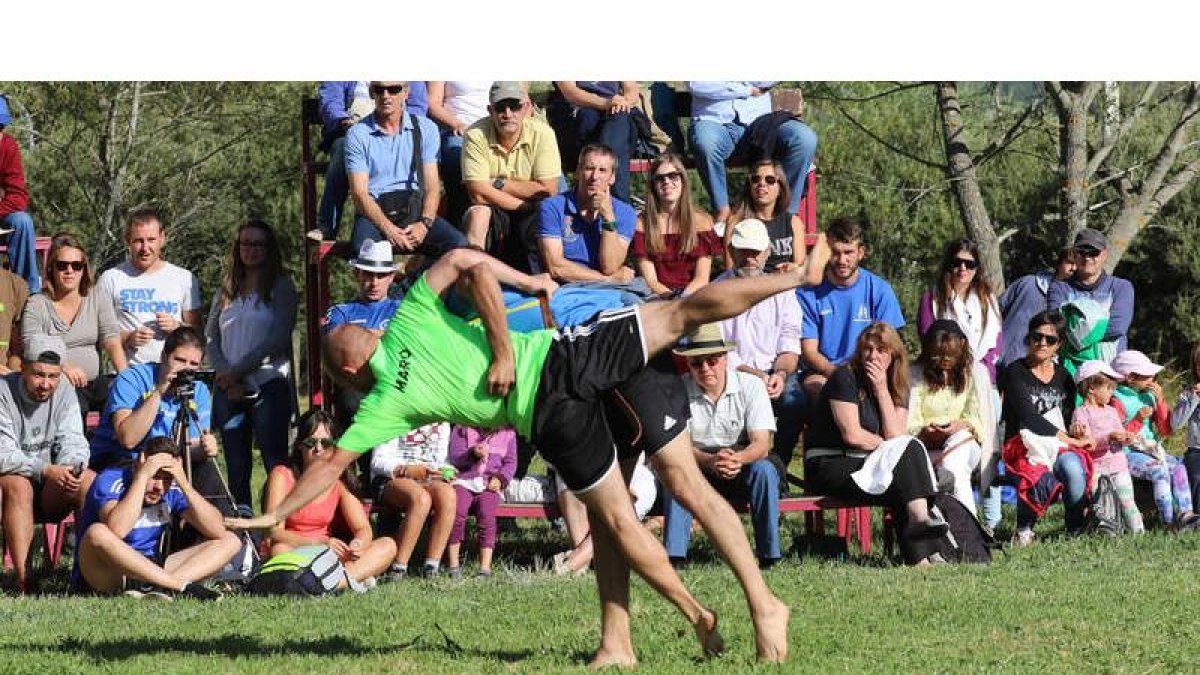 Mario del Blanco fue, tristemente, foco del corro al sufrir una grave lesión de brazo tras suelta en su combate de semifinal.