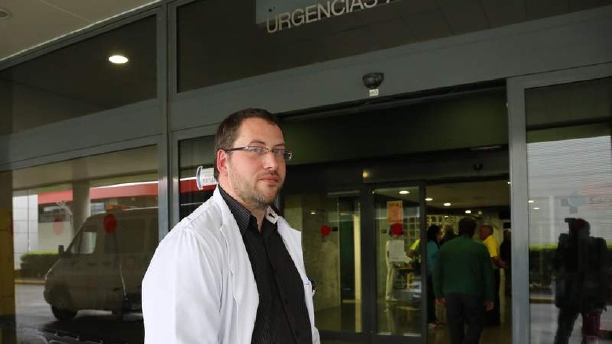 Antonio Serrano García, coordinador de las urgencias psiquiátricas del Hospital.