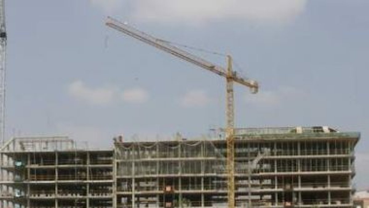 Imagen de archivo de una de las obras que se están realizando últimamente en León.