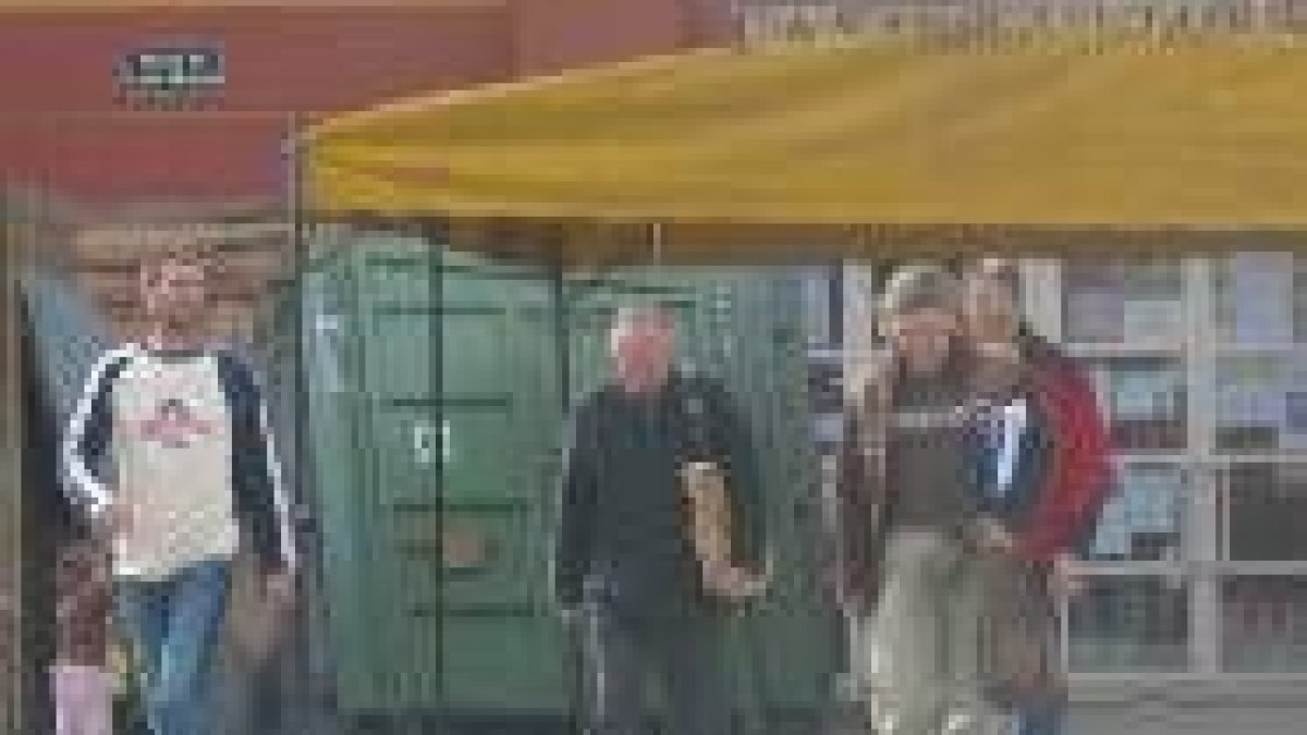 Los operarios trabajaban ayer en los preparativos de la feria