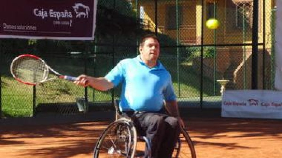 Rubén Pérez se convirtió en el ganador indiscutible del torneo nacional de tenis en silla de ruedas.