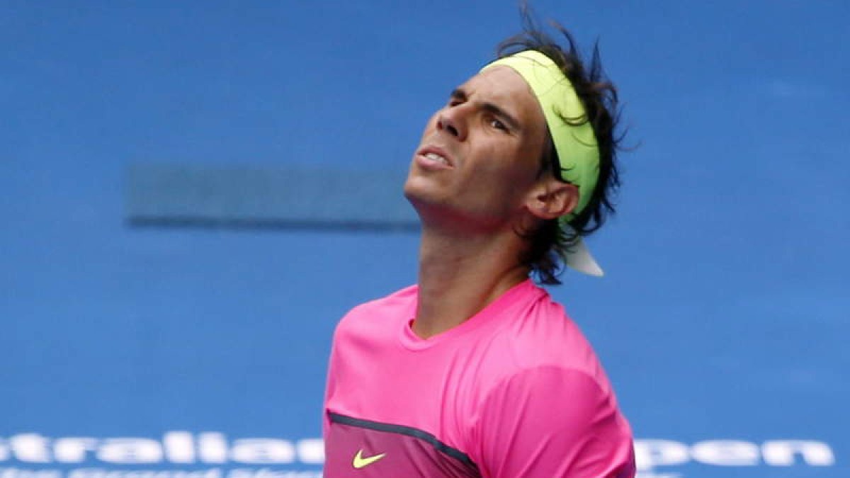Nadal, con gesto resignado, no pudo hacer nada ante Berdych.