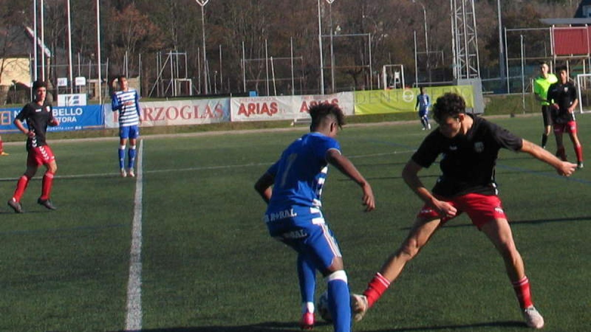 El equipo arlequinado se anotó el último derbi del año. MACÍAS