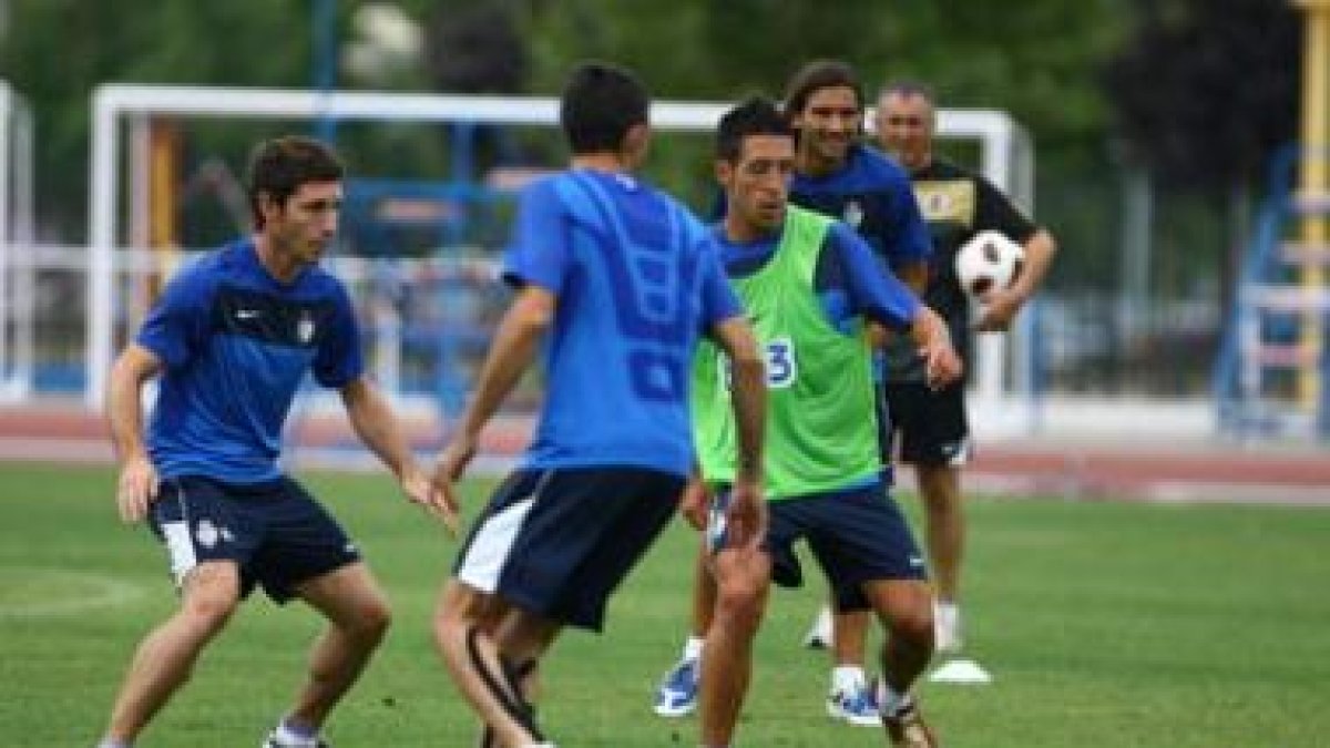 Javi López se pierde definitivamente el partido, mientras que Cristian es seria duda para jugar en L