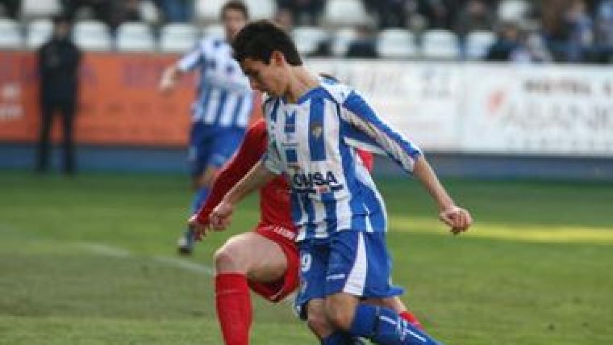 Ivi Vales materializó tres de los cuatro goles berciano.