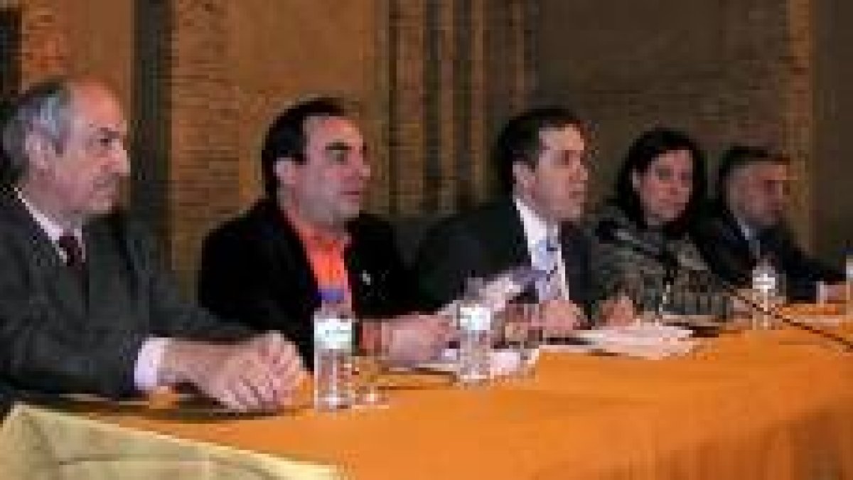 Berzosa, segundo por la izquierda, pregonó las jornadas de Sahagún