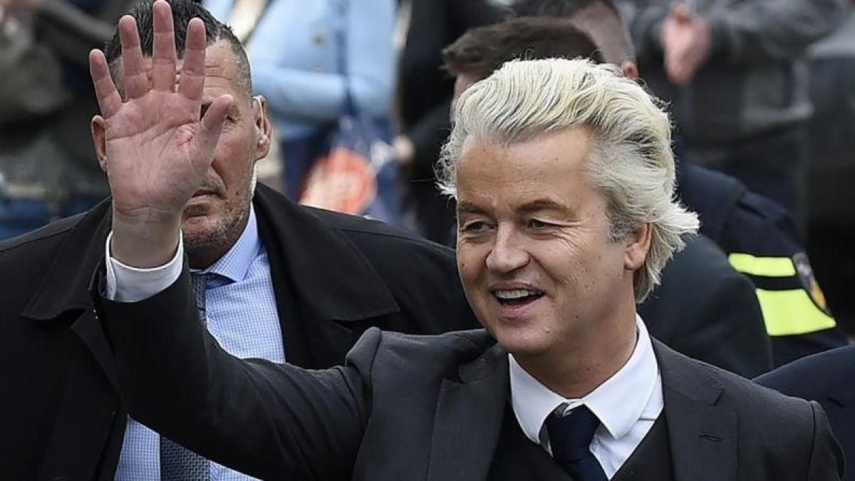 Wilders llega a un mitin en Heerlen.