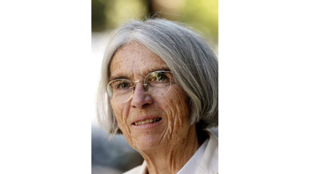 Donna Leon.