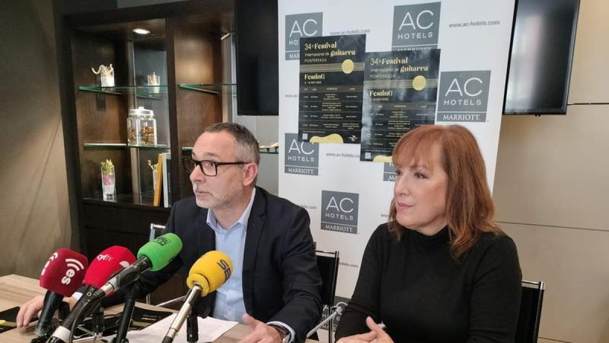 Carlos Cortina y María José Cordero, en la presentación. DL