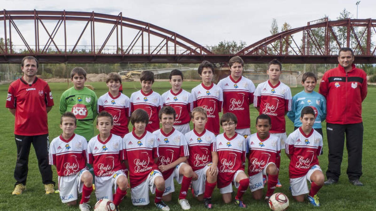 Formación del CD La Bañeza que milita en la categoría alevín.