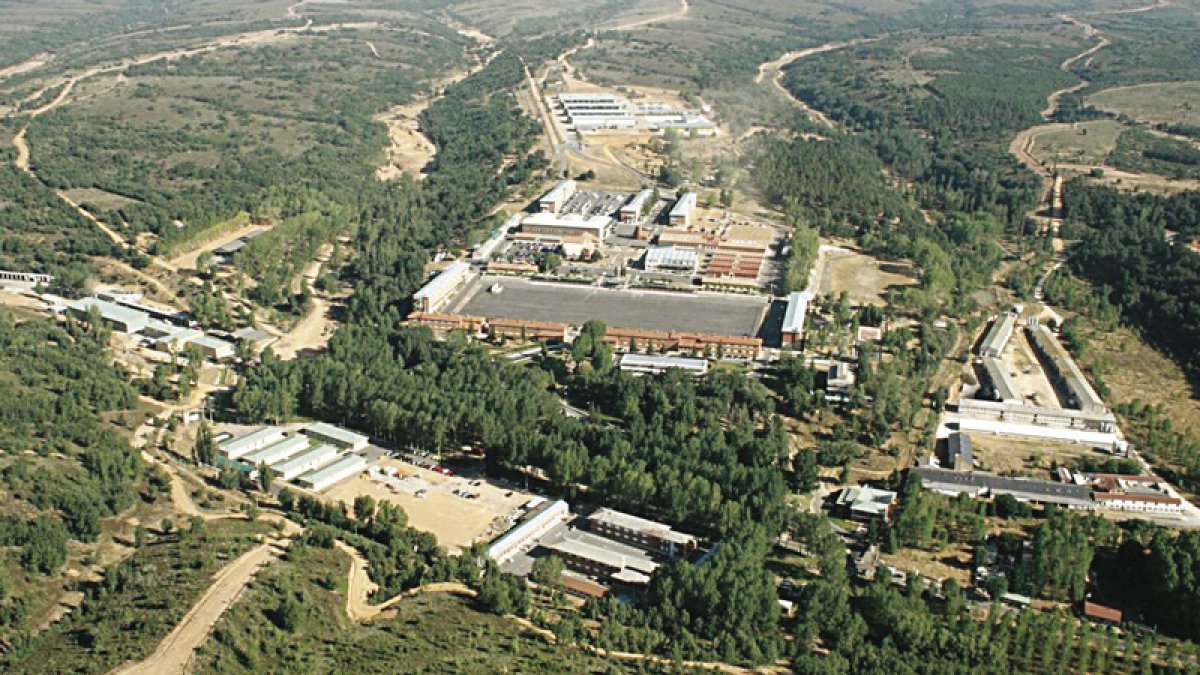 Vista aérea de las instalaciones del Ejército de Tierra en la base Conde de Gazola