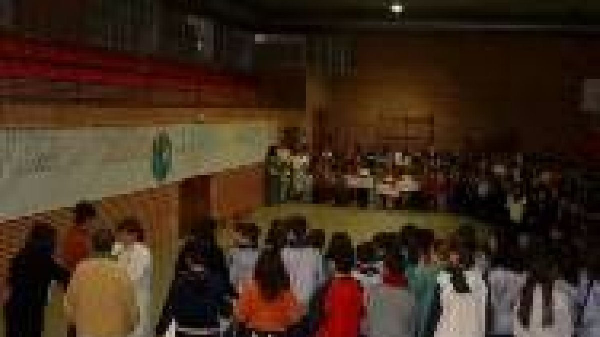El colegio de las Escolapias de Astorga, con la paz
