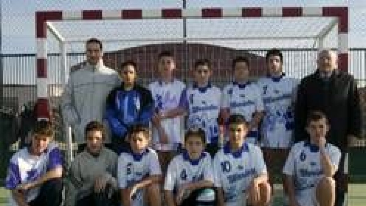 Uno de los equipos del colegio Marista San José que juega en escolares