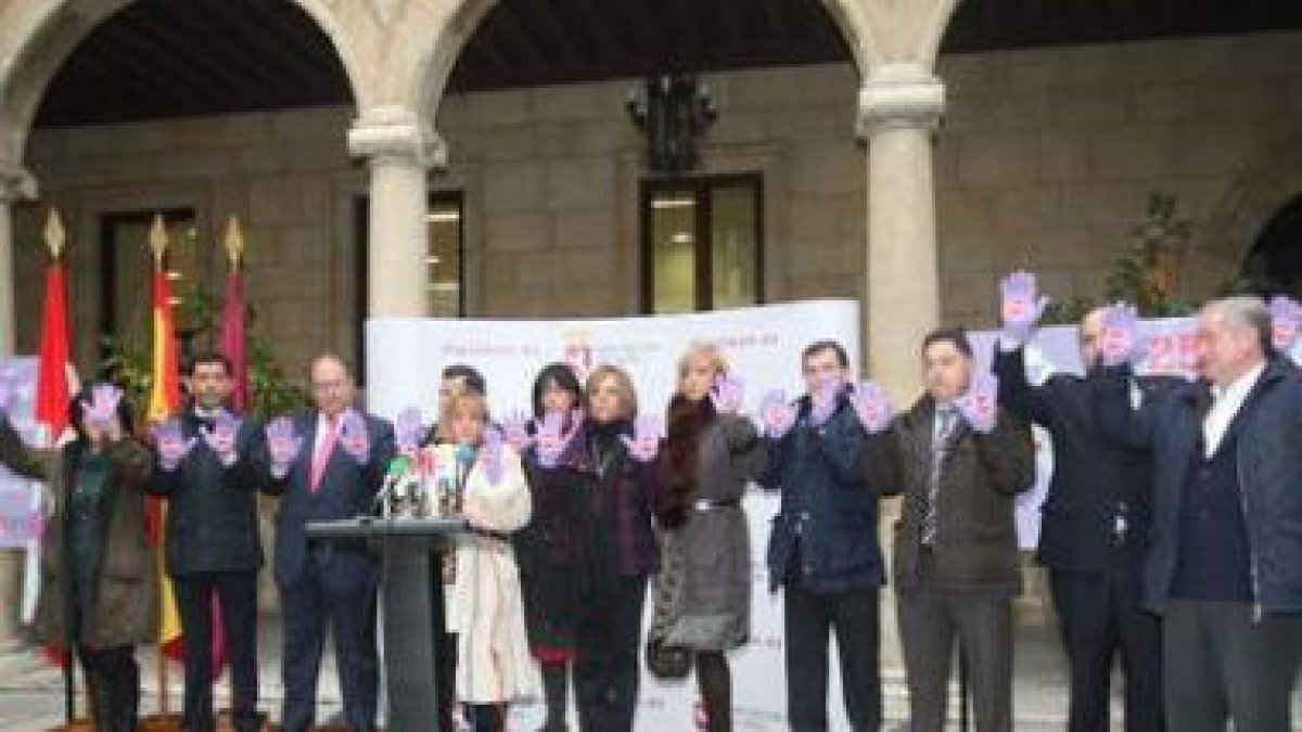 Diputación y Junta firmaron al alimón en el Palacio de los Guzmanes