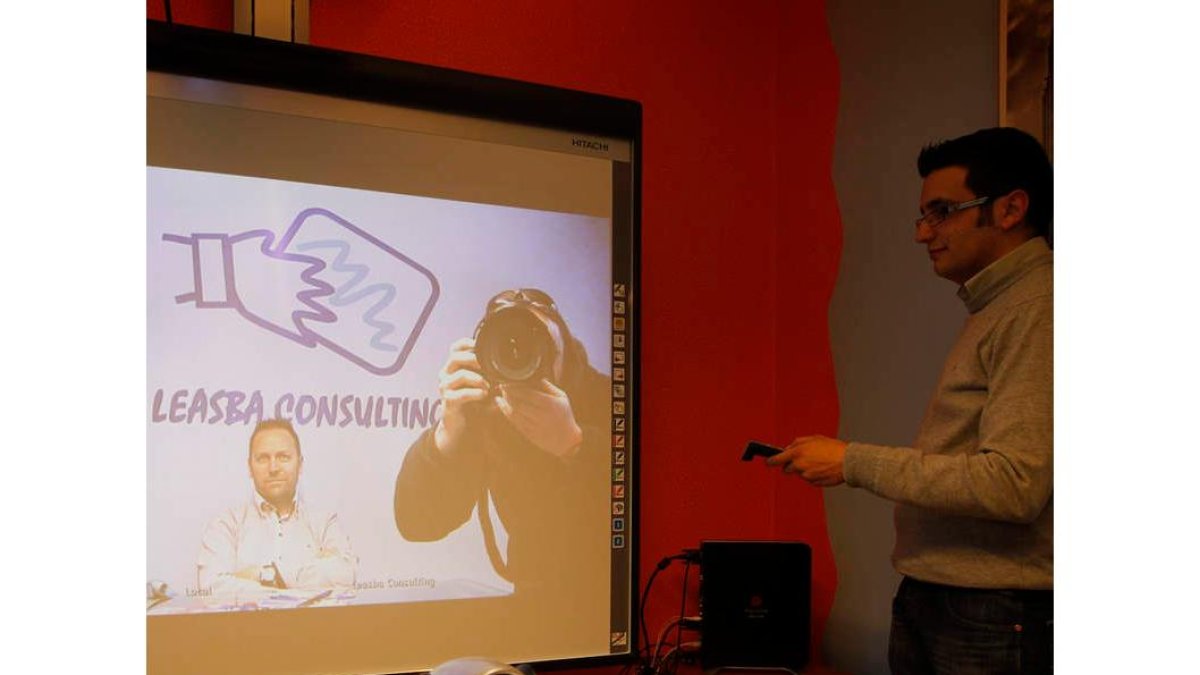 Los sistemas de participación interactivos permiten obtener resultados de encuestas y respuestas al momento .