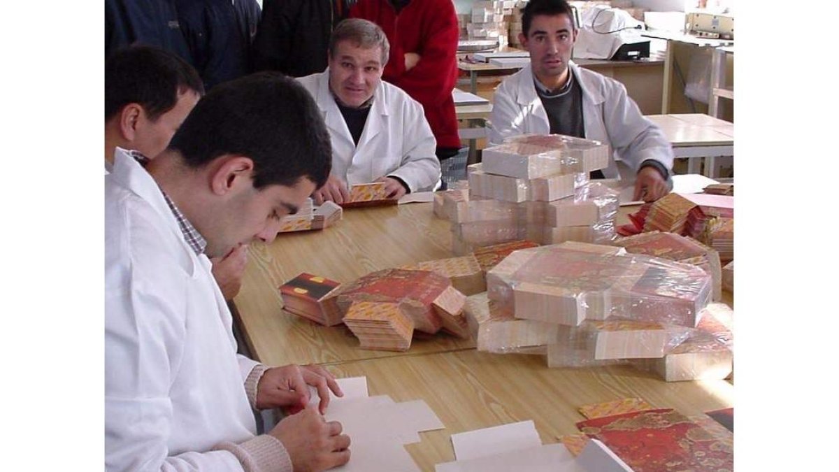 Un momento de una de las actividades que se realizan en uno de los centros de acción social.