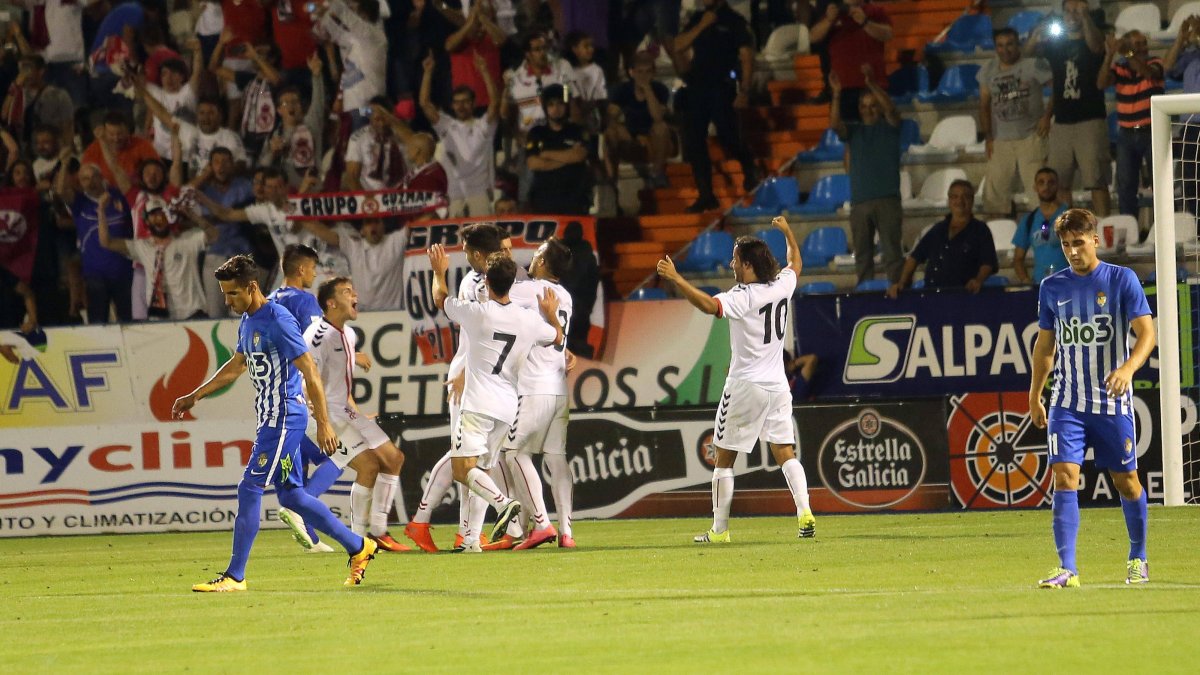 La Cultural ganó en El Toralín después de 13 años. ANA F. BARREDO