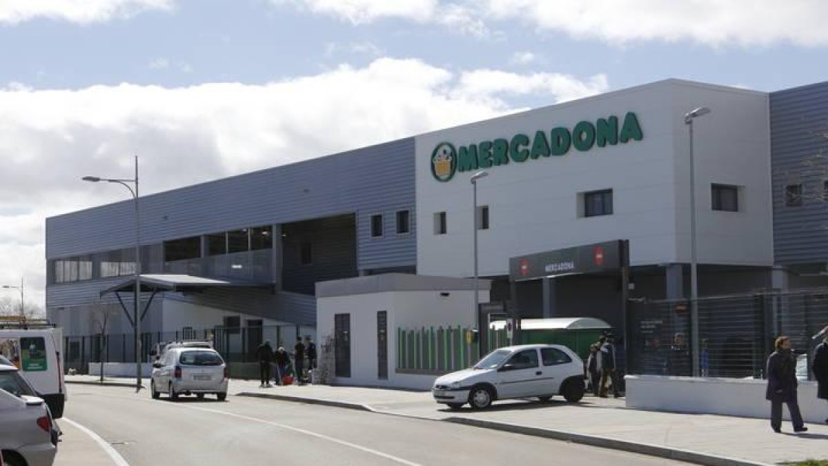 Instalaciones del supermercado de Mercadona en el barrio de la Palomera.