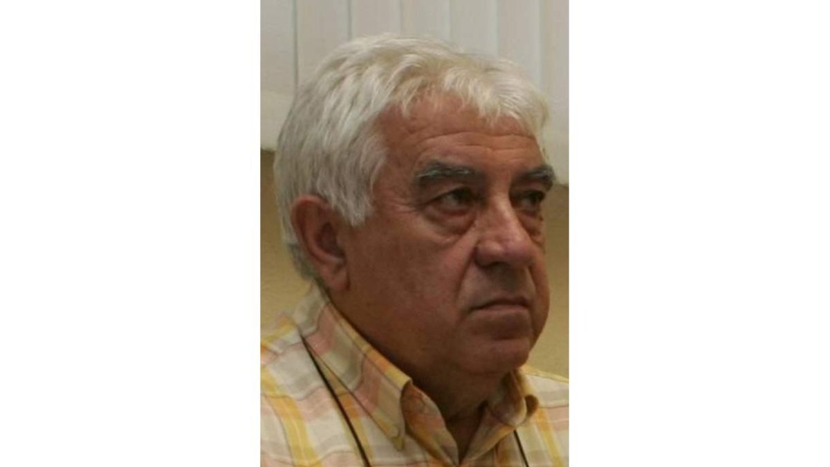 Ángel González. RAMIRO