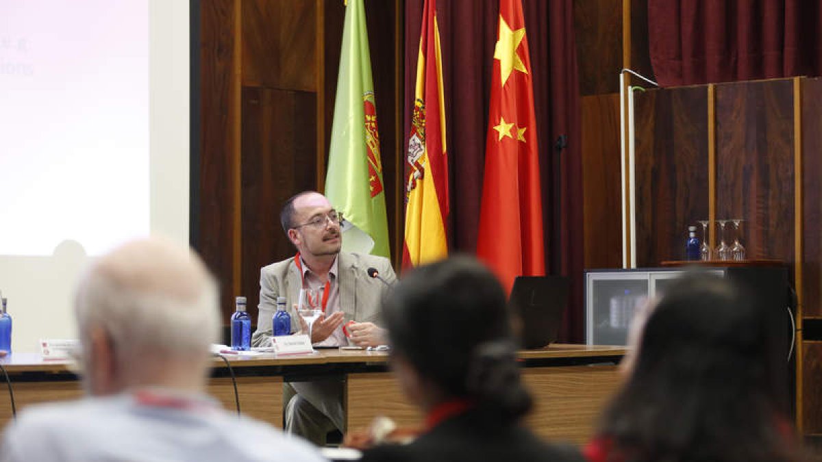 Las jornadas se desarrollan en el Instituto Confucio. FERNANDO OTERO