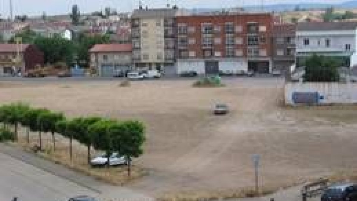 El Ayuntamiento pretende habilitar un acceso directo a la plaza de San Roque, en la fotografía
