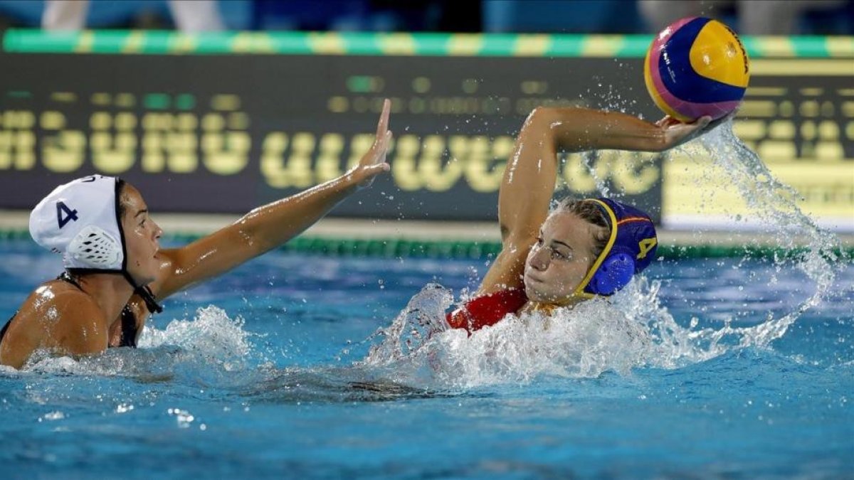 Bea Ortiz se dispone a lanzar