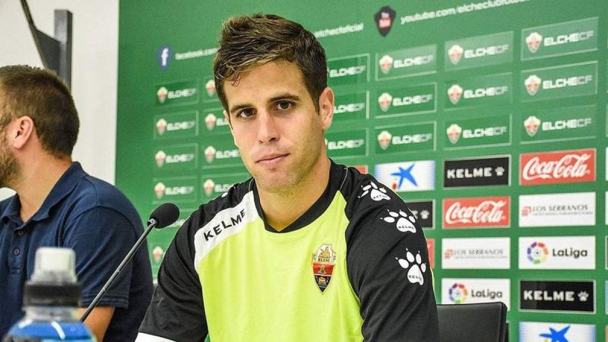 Pablo Hervías procede del Eibar, aunque en la pasada temporada jugó cedido en el Elche. ES.BESOCCER.COM