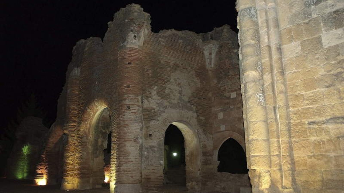 Imagen de las ruinas del monasterio de Santa María de Trianos.
