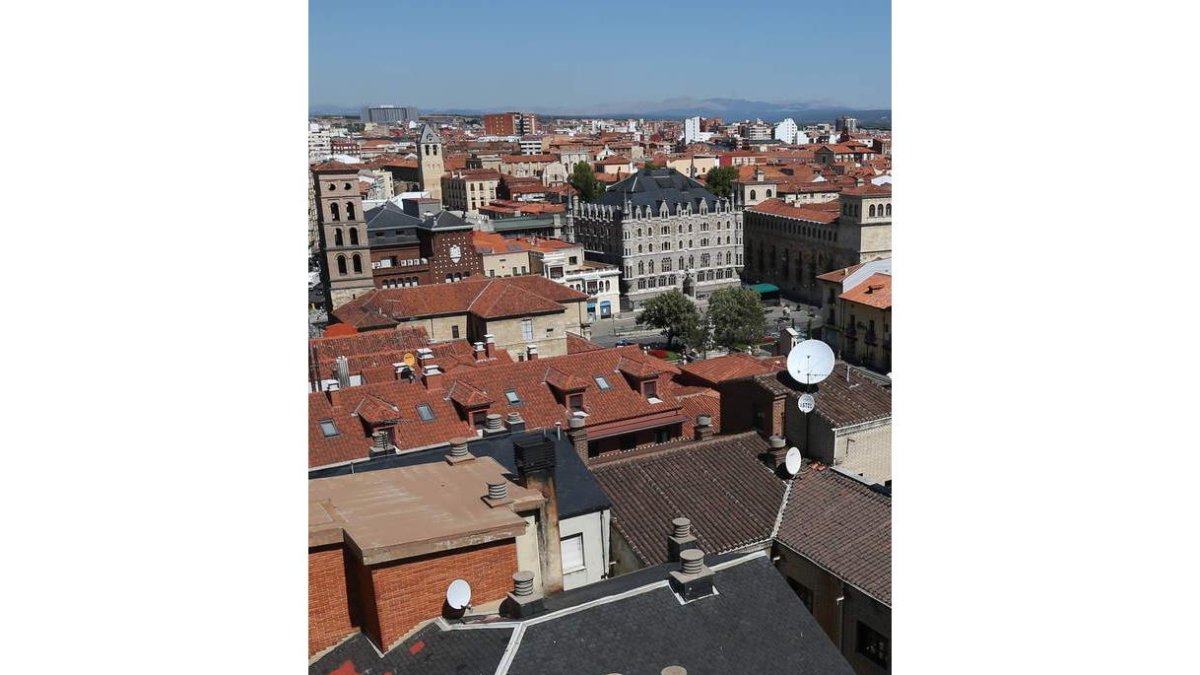 El casco histórico tiene un buen número de edificios que pasarán revisión en 2019. RAMIRO