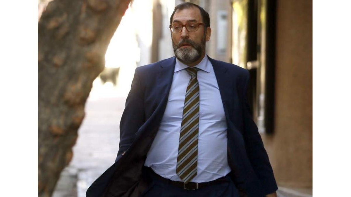 El magistrado juez Velasco llega a la Audiencia