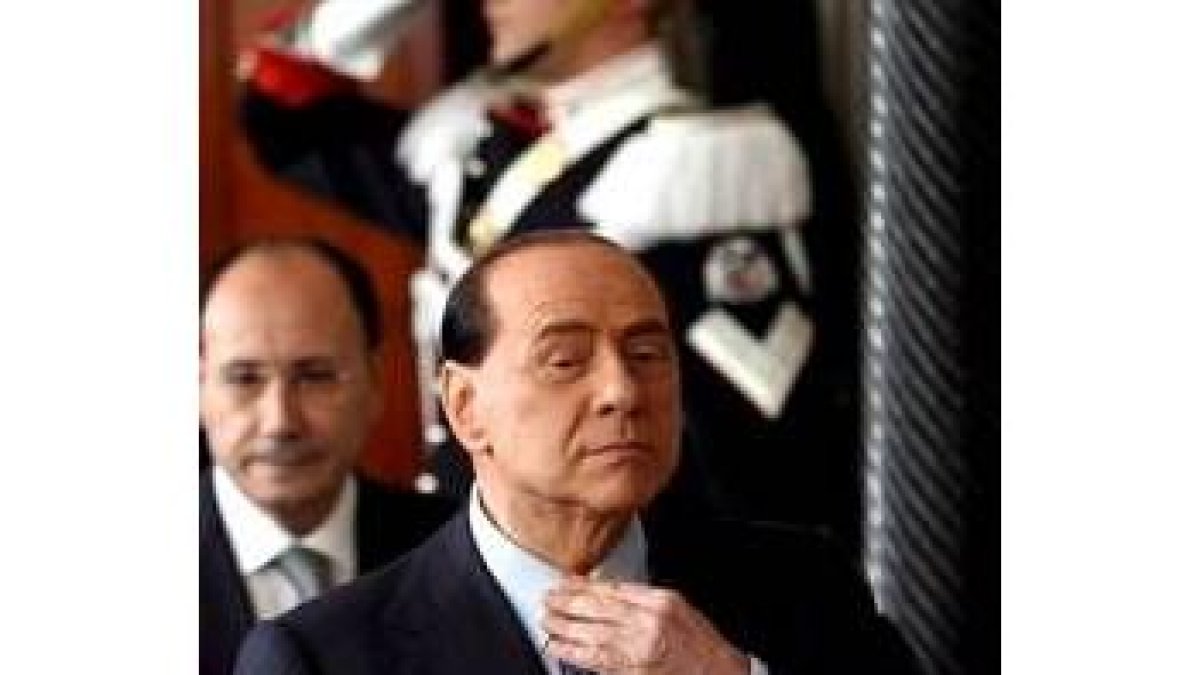 Berlusconi, al salir de su entrevista con el presidente Napolitano
