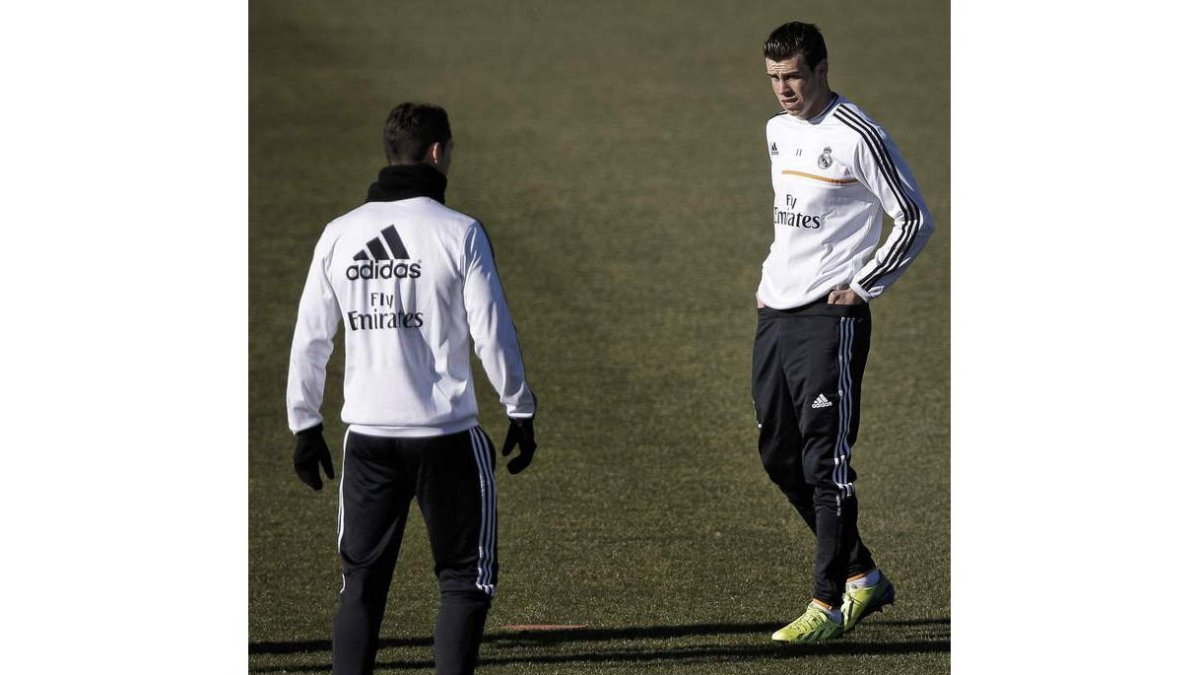 Bale, a la derecha, está entre algodones, Cristiano, no.