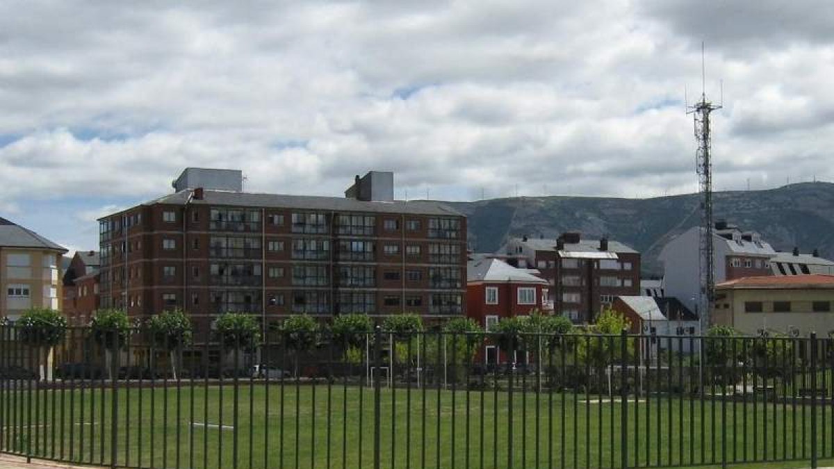 El nuevo centro de salud de Bembibre debe edificarse en el antiguo campo de los Juncos. CEBRONES