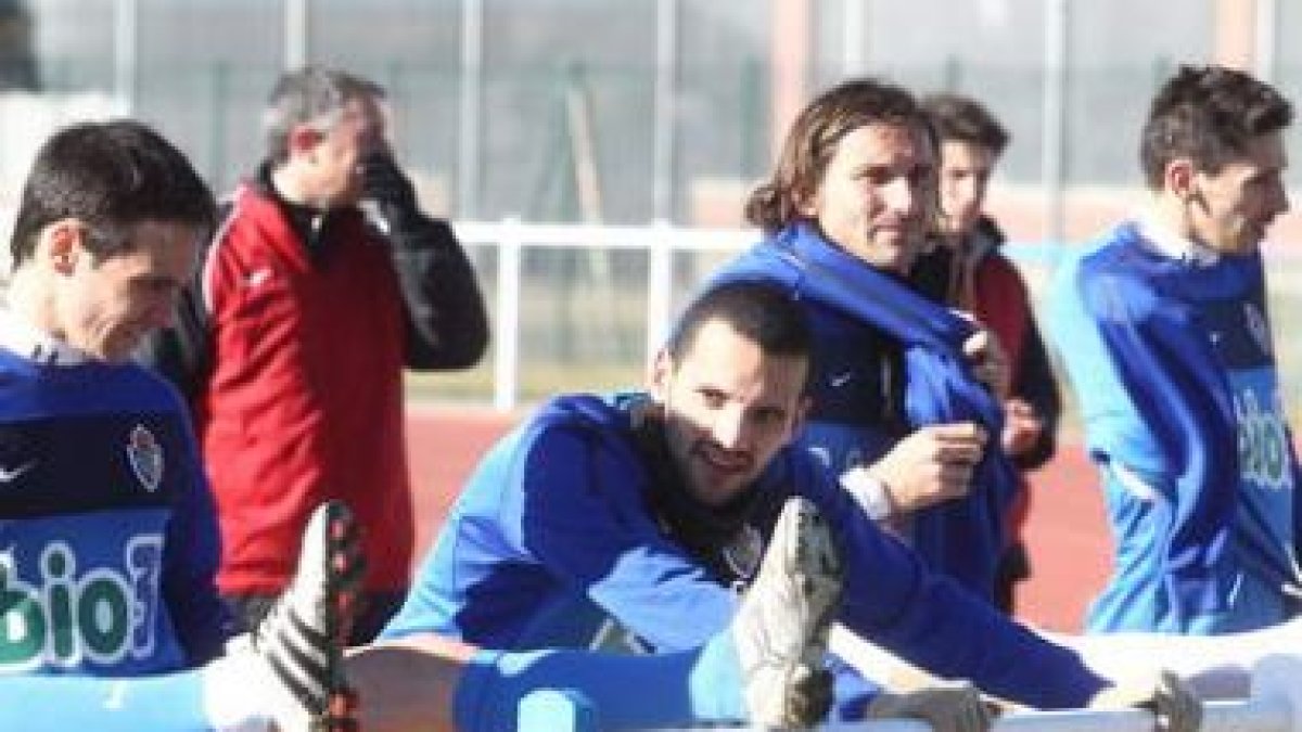 Yuri y De Paula son las principales novedades en la convocatoria de la Deportiva.