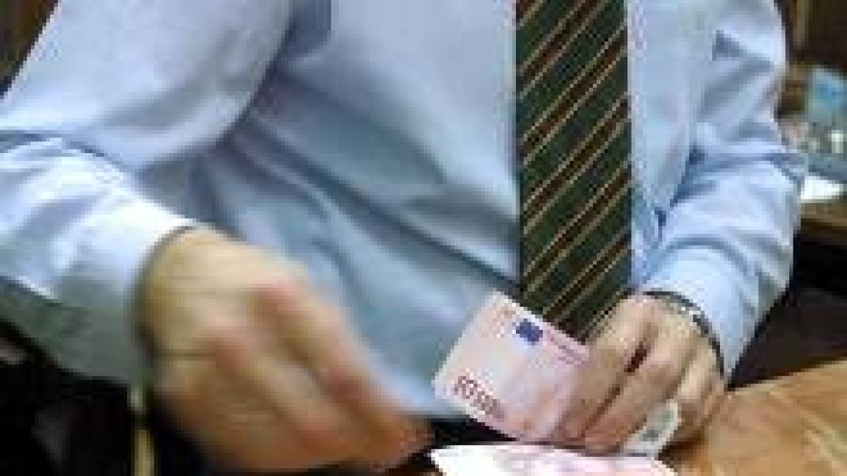 Las arcas autonómicas ingresaron más dinero durante los primeros seis meses del año
